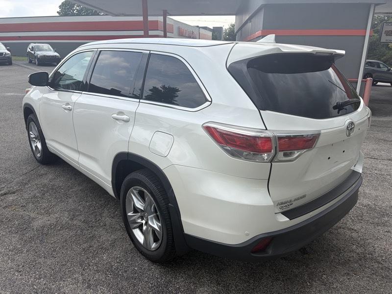 Toyota Highlander Limited FWD V6 2015