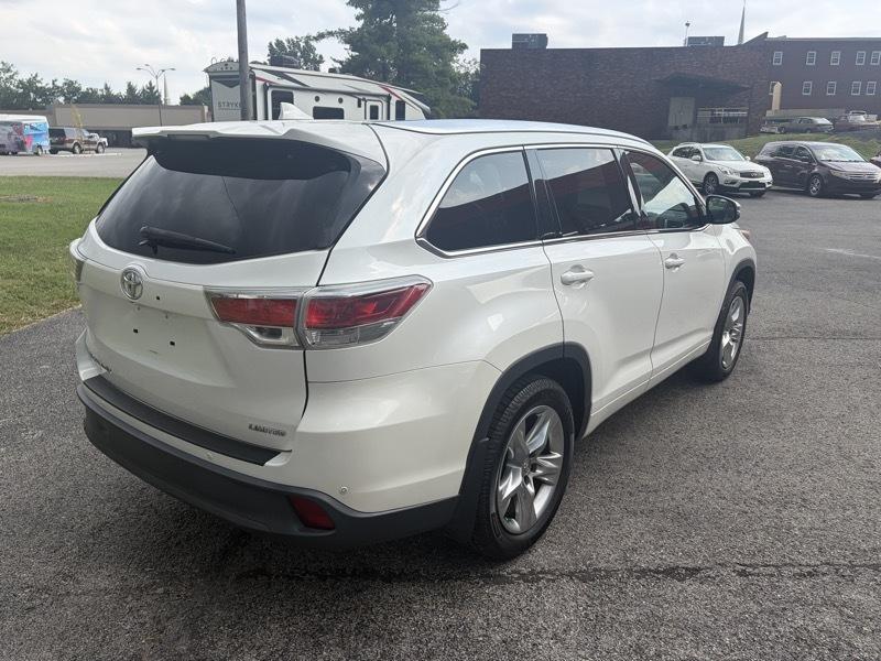 Toyota Highlander Limited FWD V6 2015