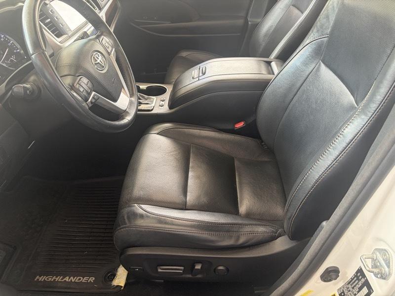 Toyota Highlander Limited FWD V6 2015