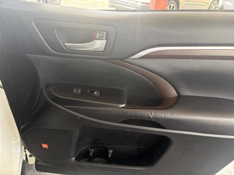 Toyota Highlander Limited FWD V6 2015