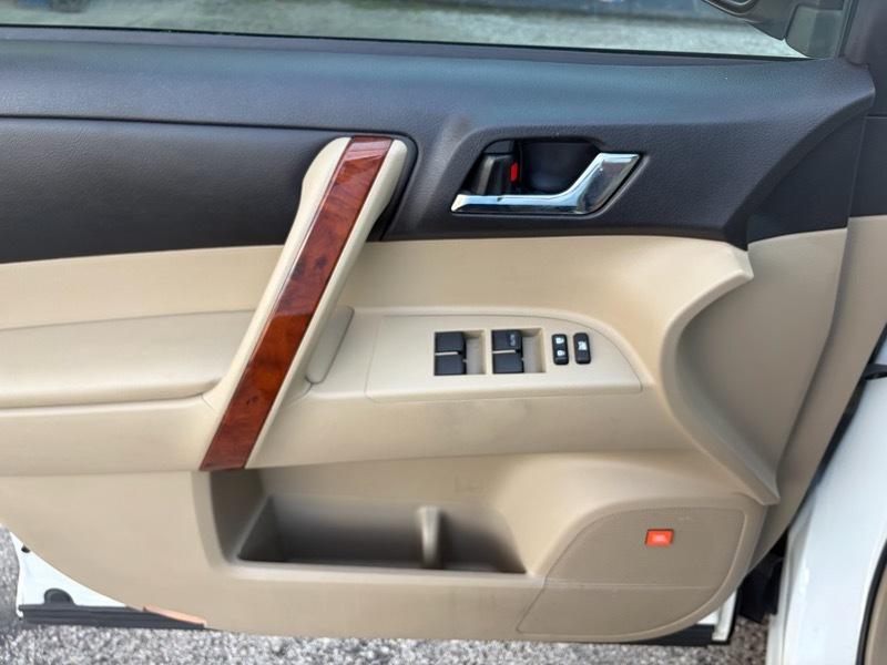 Toyota Highlander Limited 4WD 2013
