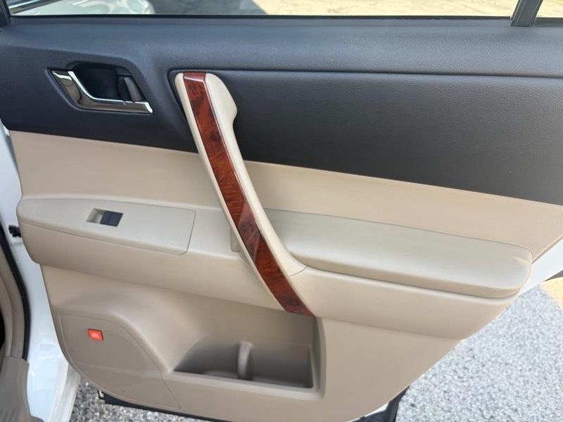 Toyota Highlander Limited 4WD 2013