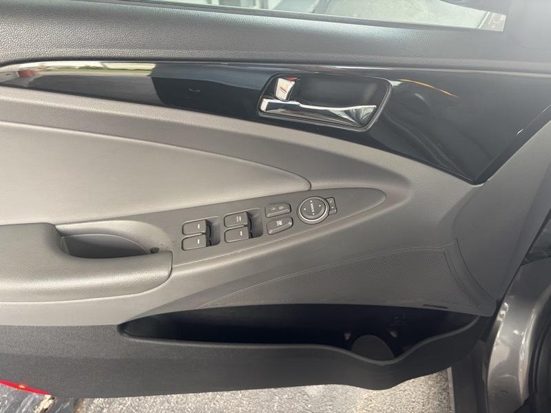 Hyundai Sonata Limited Auto 2011