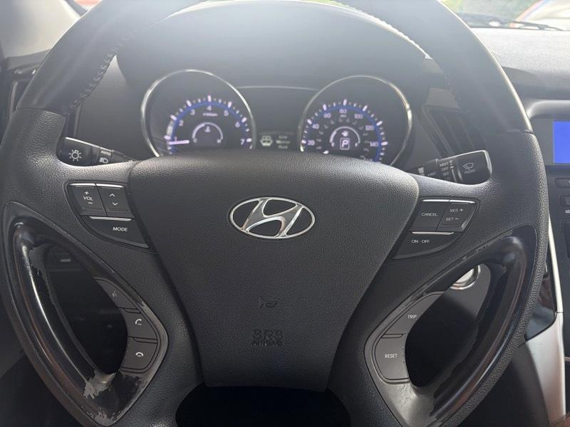 Hyundai Sonata Limited Auto 2011