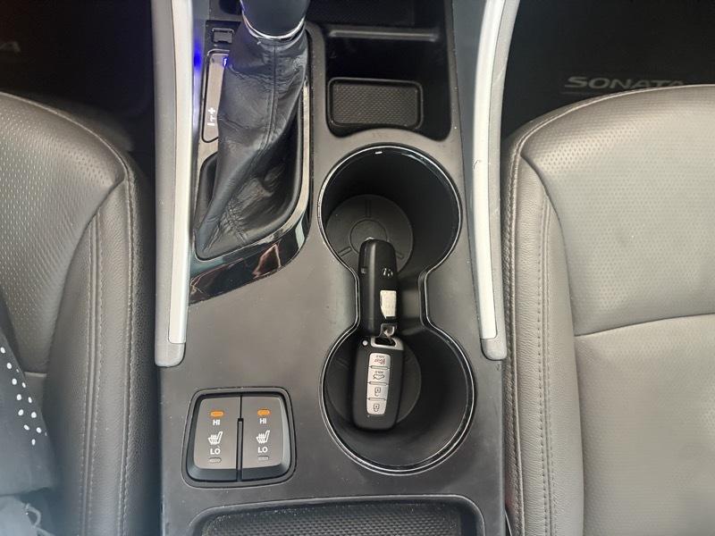 Hyundai Sonata Limited Auto 2011