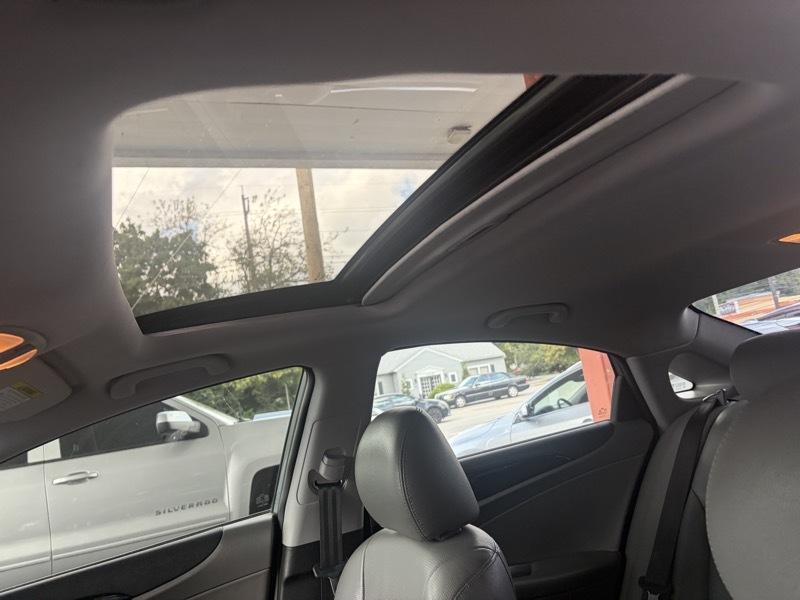 Hyundai Sonata Limited Auto 2011