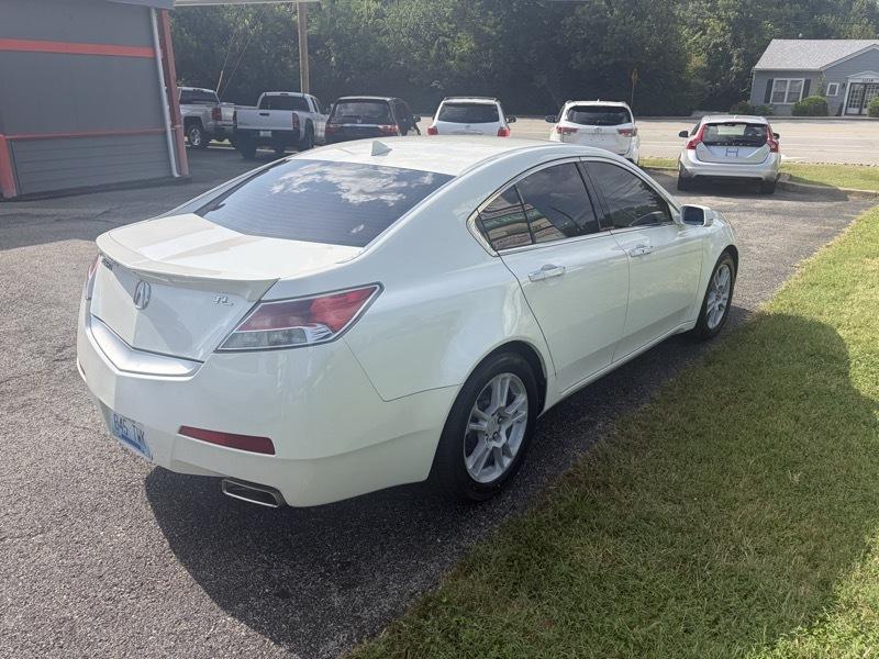 Acura TL 5-Speed AT with Tech Package 2010