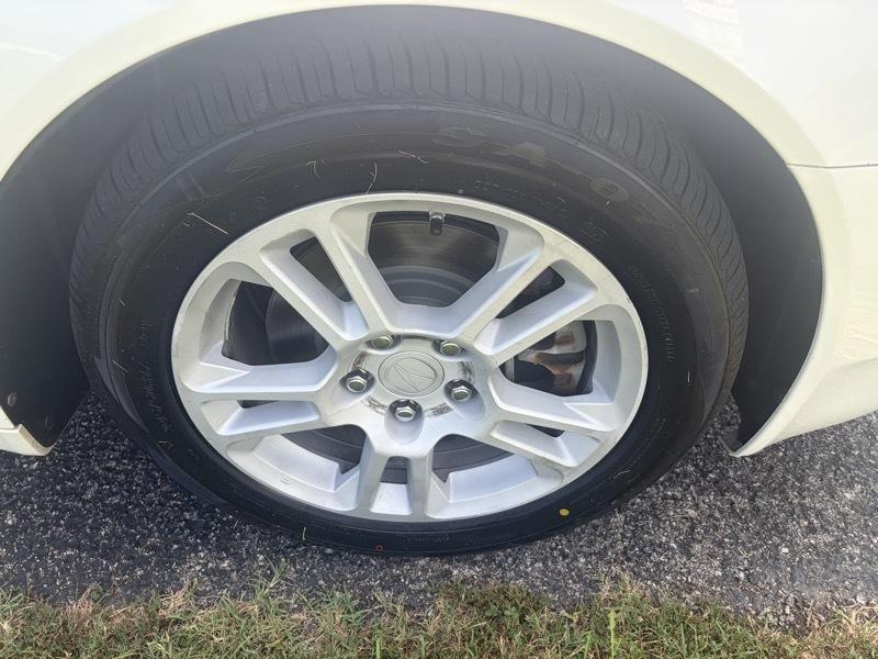 Acura TL 5-Speed AT with Tech Package 2010