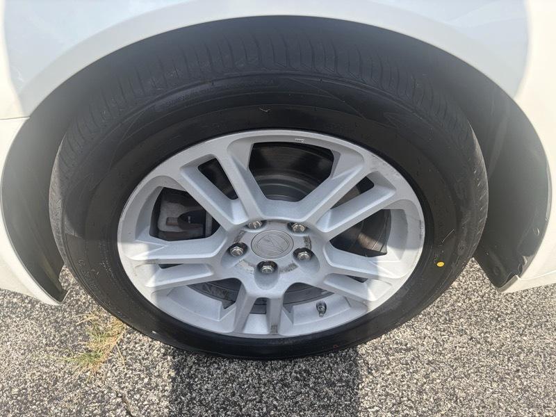 Acura TL 5-Speed AT with Tech Package 2010
