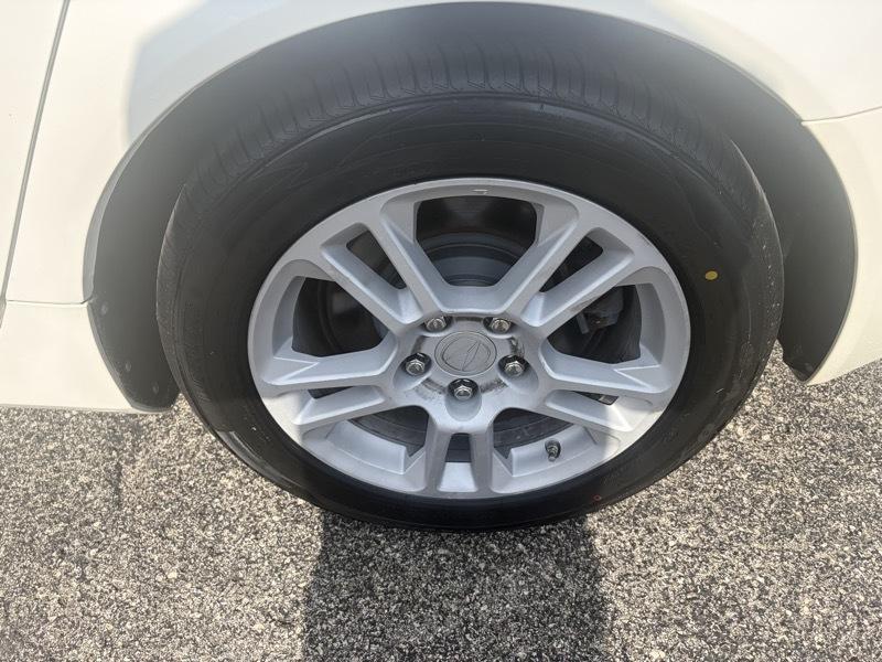 Acura TL 5-Speed AT with Tech Package 2010