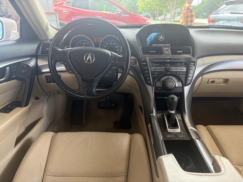 Acura TL 5-Speed AT with Tech Package 2010