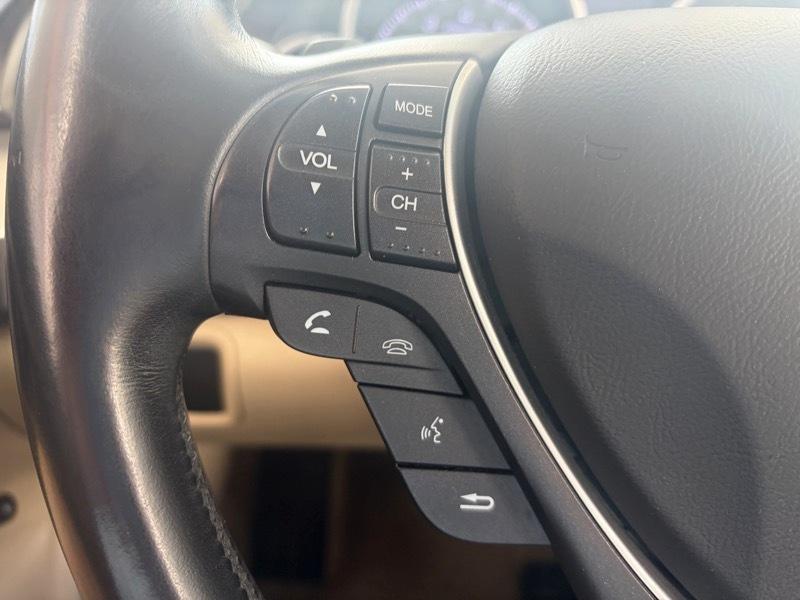 Acura TL 5-Speed AT with Tech Package 2010