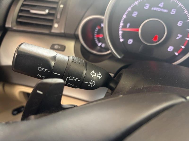 Acura TL 5-Speed AT with Tech Package 2010