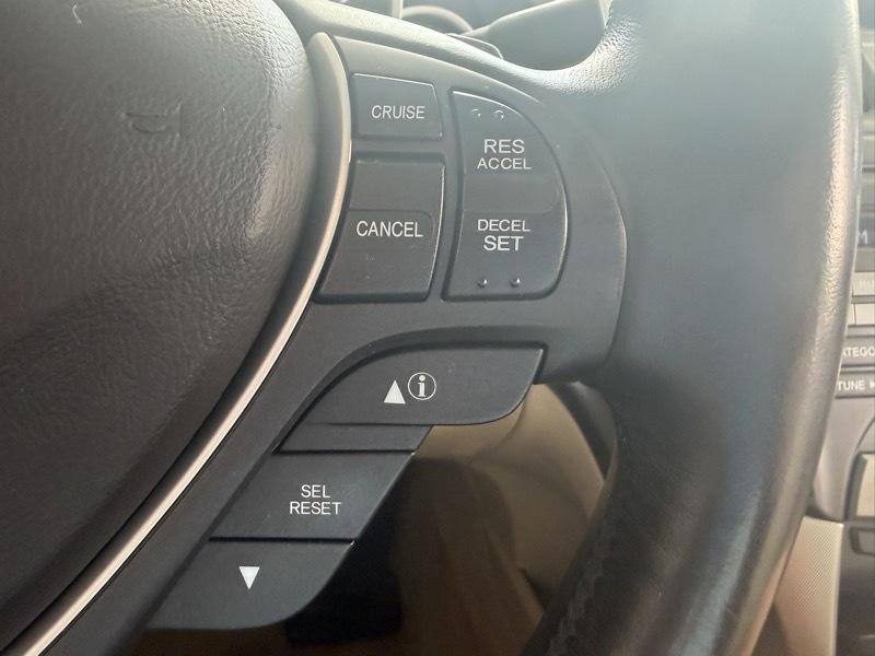 Acura TL 5-Speed AT with Tech Package 2010
