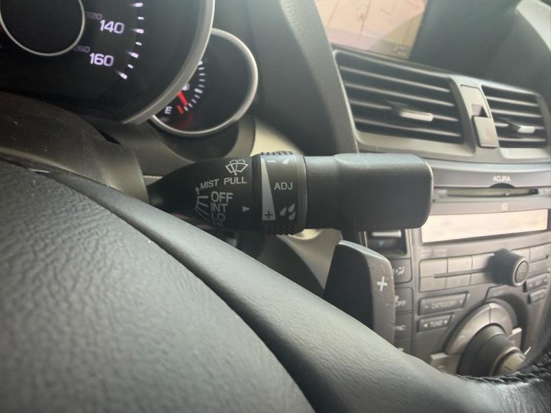 Acura TL 5-Speed AT with Tech Package 2010