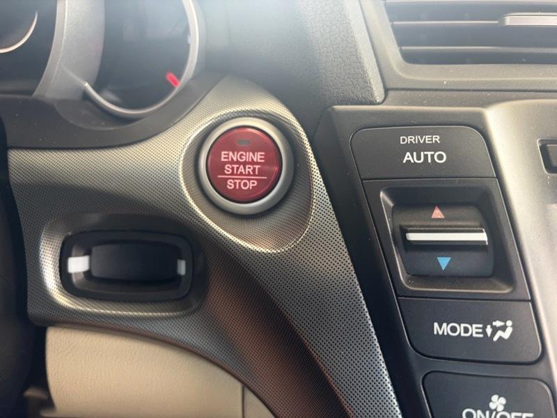 Acura TL 5-Speed AT with Tech Package 2010