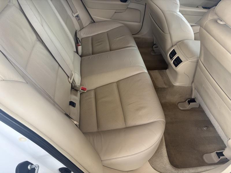Acura TL 5-Speed AT with Tech Package 2010