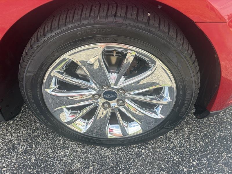 Ford Taurus Limited FWD 2012