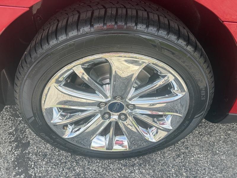 Ford Taurus Limited FWD 2012