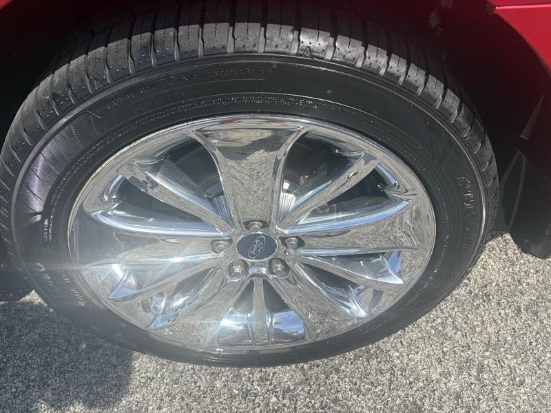Ford Taurus Limited FWD 2012