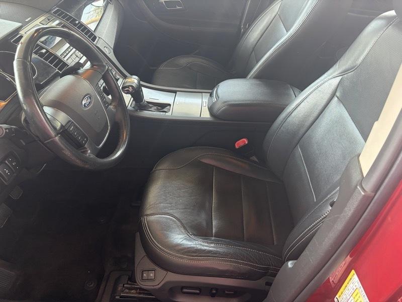 Ford Taurus Limited FWD 2012