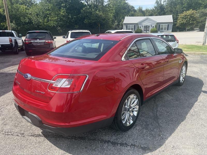 Ford Taurus Limited FWD 2012