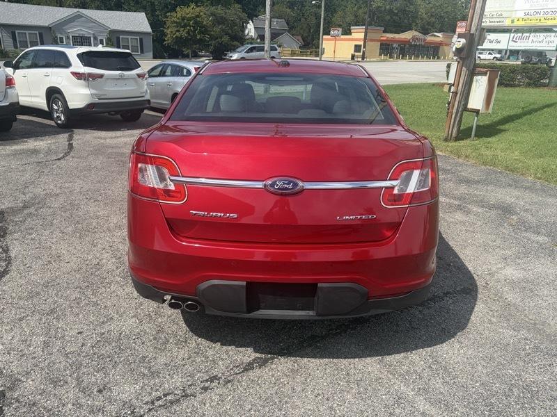 Ford Taurus Limited FWD 2012