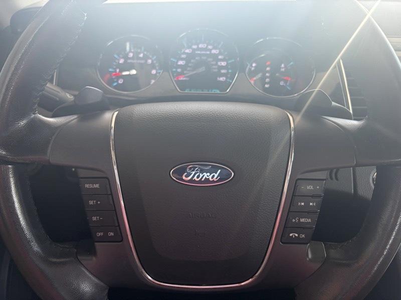 Ford Taurus Limited FWD 2012