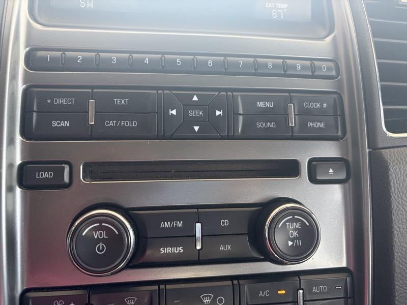Ford Taurus Limited FWD 2012