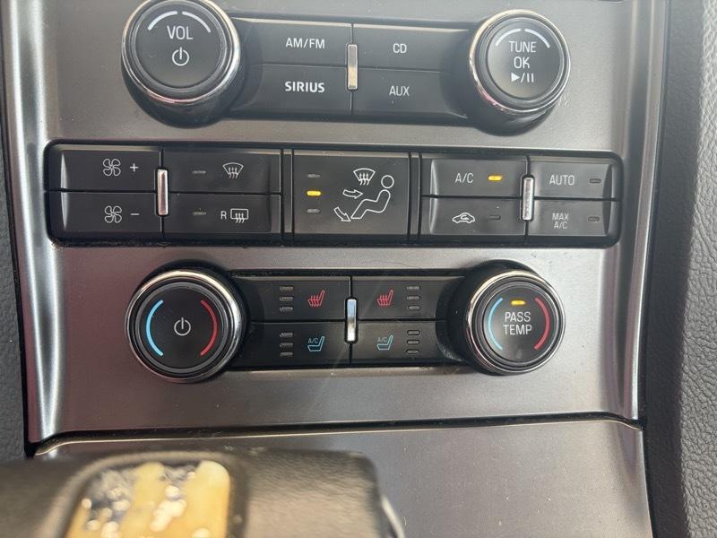 Ford Taurus Limited FWD 2012