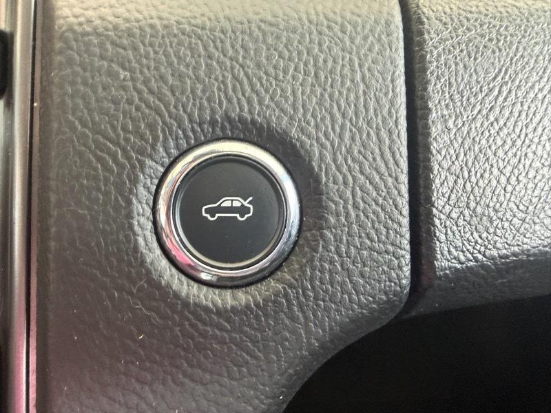Ford Taurus Limited FWD 2012