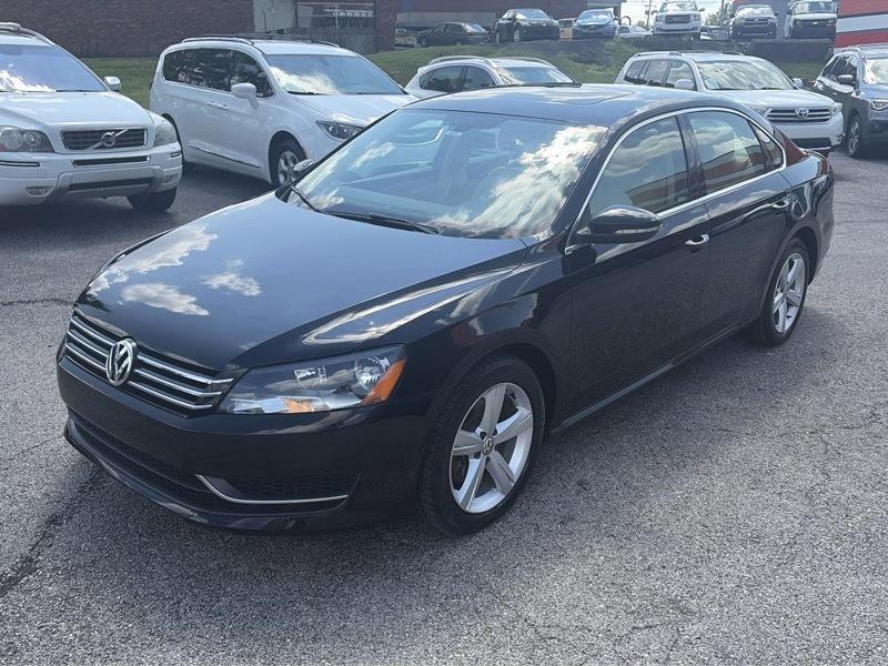 Volkswagen Passat 2.5L SE MT 2012