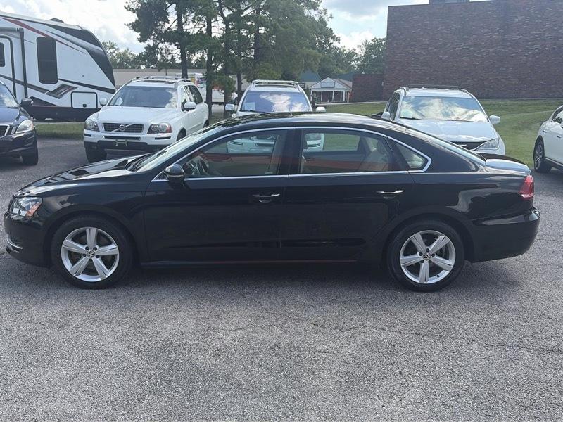 Volkswagen Passat 2.5L SE MT 2012