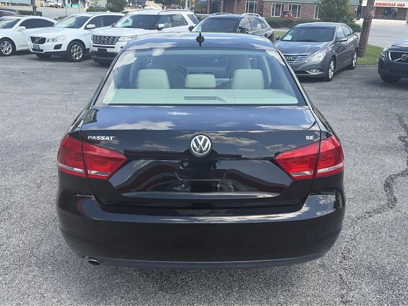 Volkswagen Passat 2.5L SE MT 2012