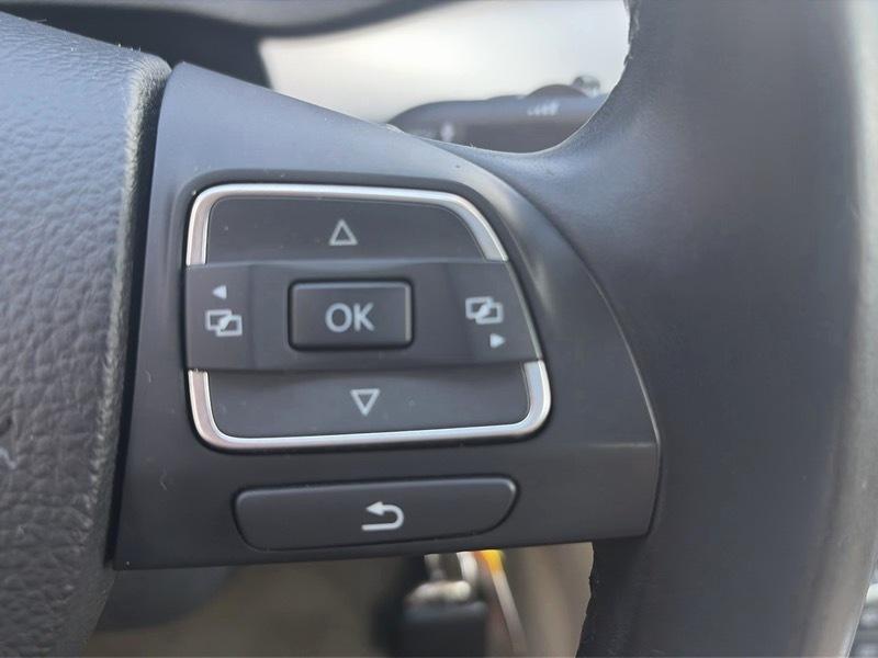 Volkswagen Passat 2.5L SE MT 2012