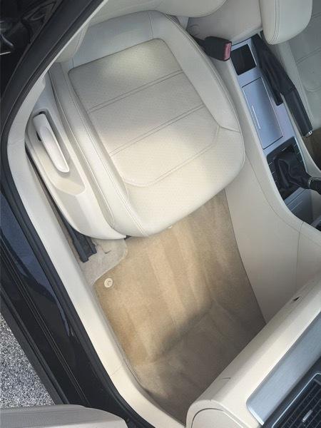 Volkswagen Passat 2.5L SE MT 2012