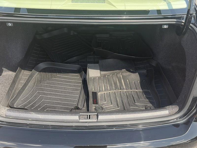 Volkswagen Passat 2.5L SE MT 2012
