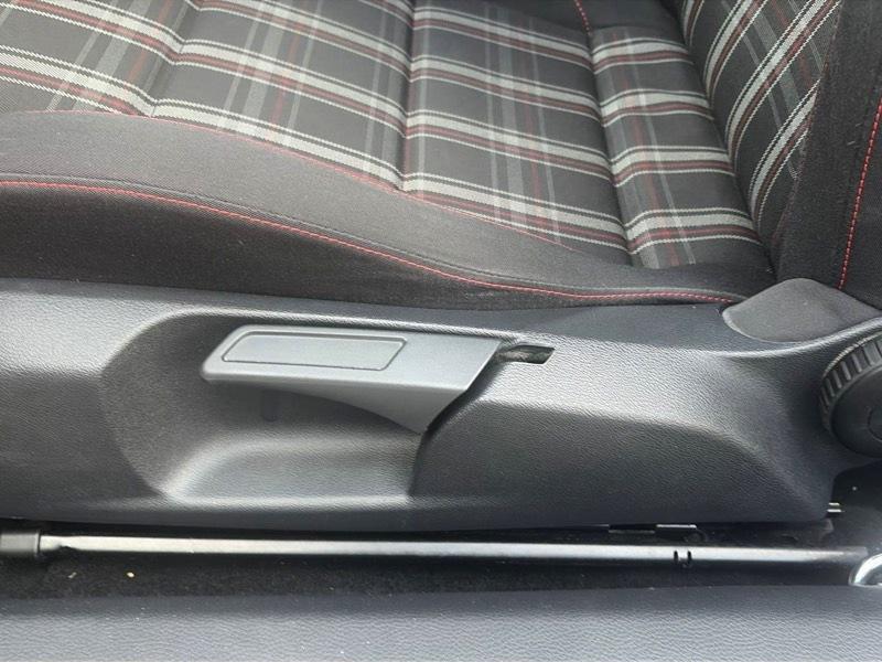 Volkswagen GTI 2-door 2013