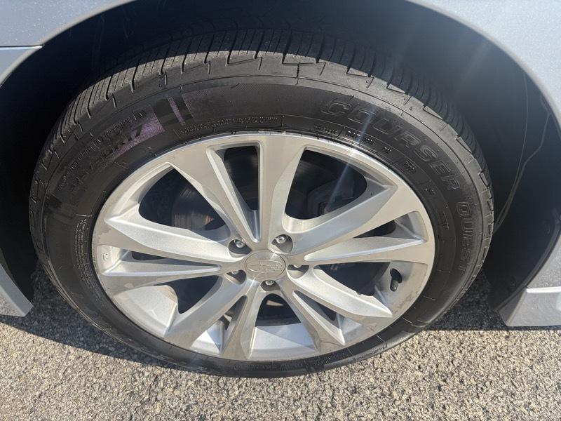 Subaru Legacy 2.5i Limited 2014