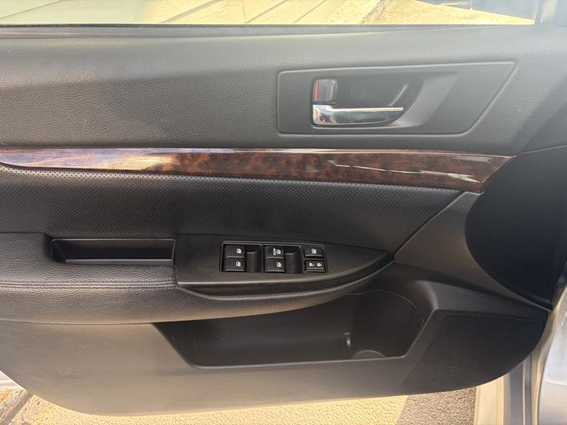 Subaru Legacy 2.5i Limited 2014
