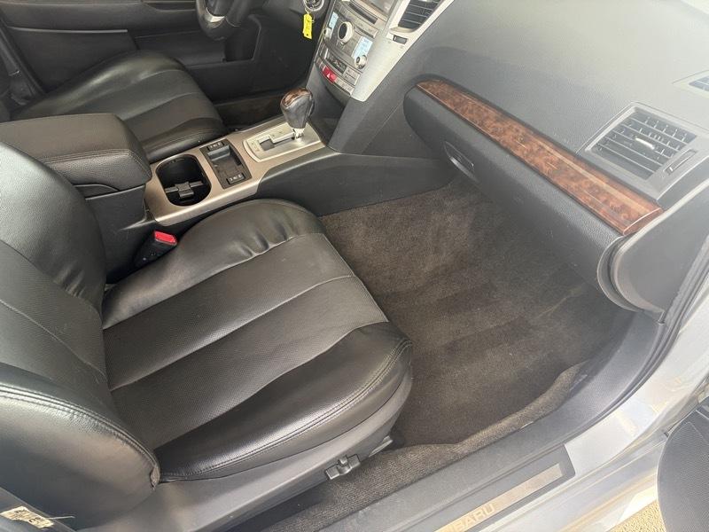 Subaru Legacy 2.5i Limited 2014