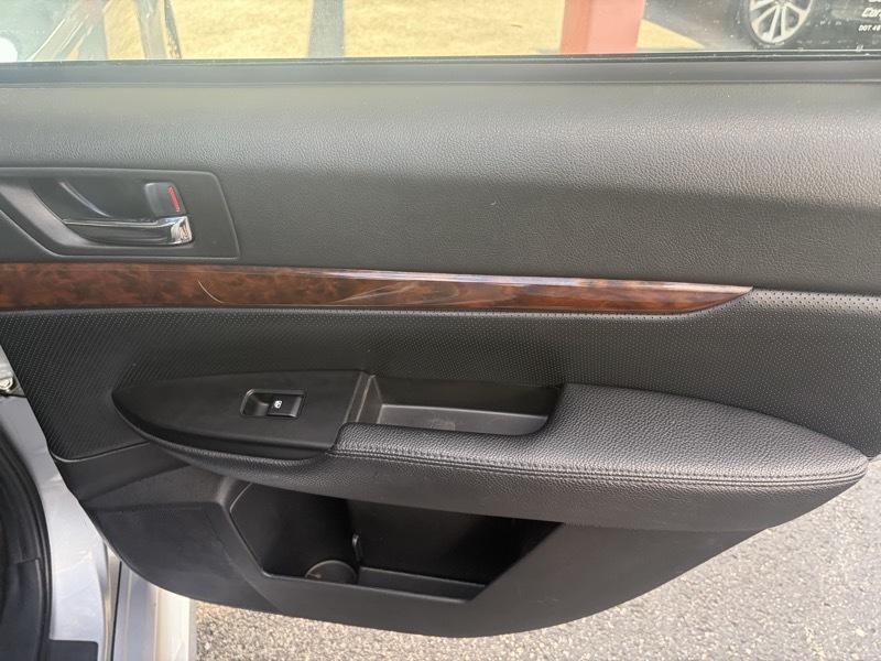 Subaru Legacy 2.5i Limited 2014