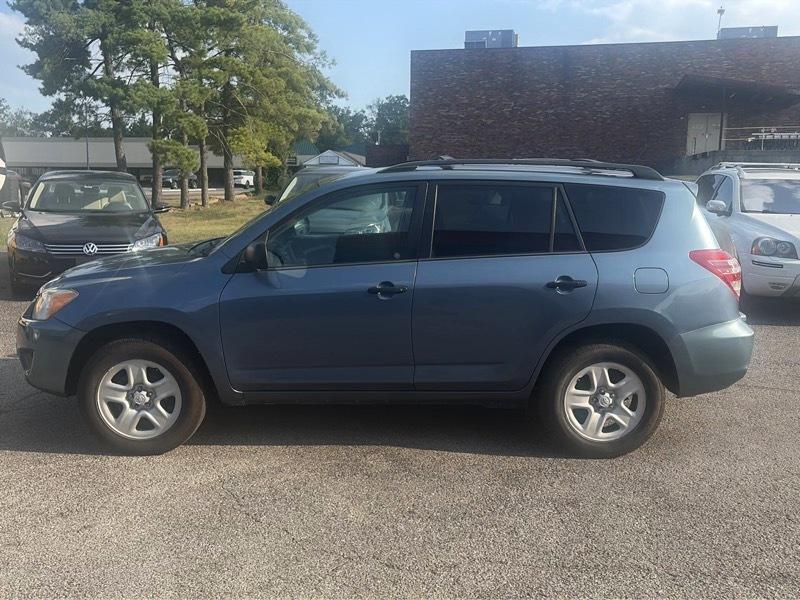 Toyota RAV4 Base I4 4WD 2012