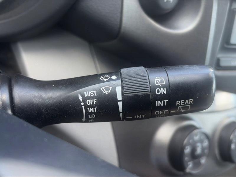 Toyota RAV4 Base I4 4WD 2012