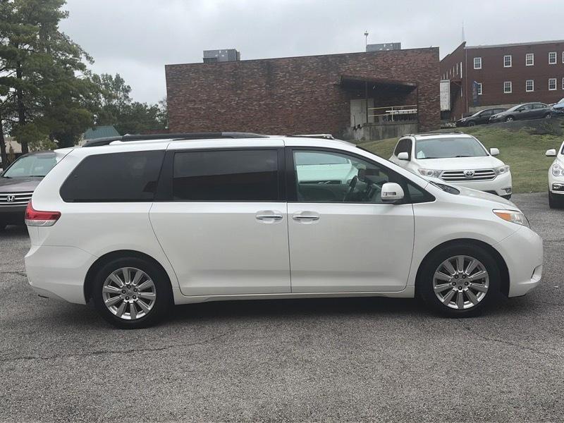 Toyota Sienna Limited 7-Passenger 2013