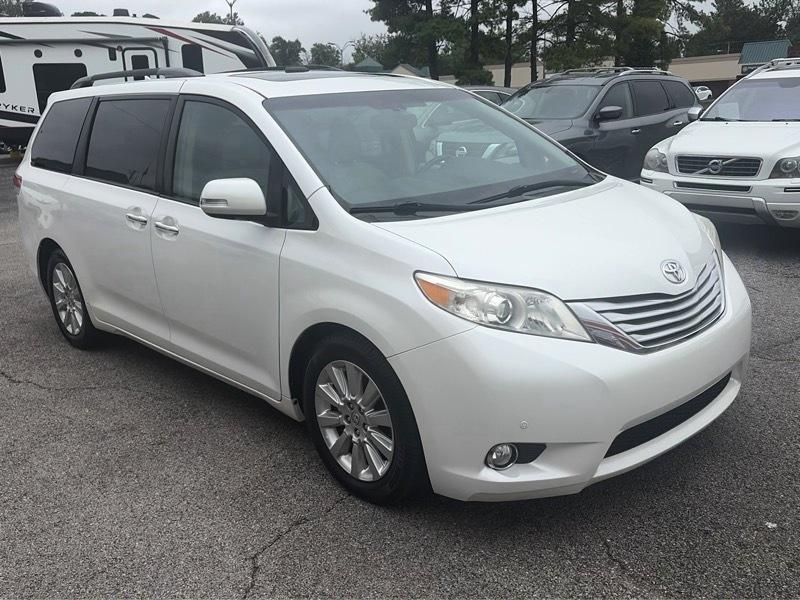 Toyota Sienna Limited 7-Passenger 2013