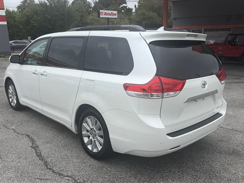 Toyota Sienna Limited 7-Passenger 2013