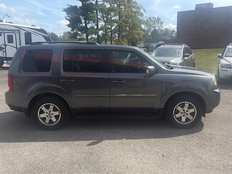 Honda Pilot Touring 4WD 5-Spd AT with DVD 2011