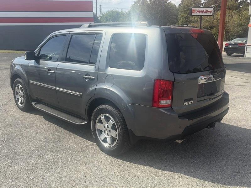 Honda Pilot Touring 4WD 5-Spd AT with DVD 2011