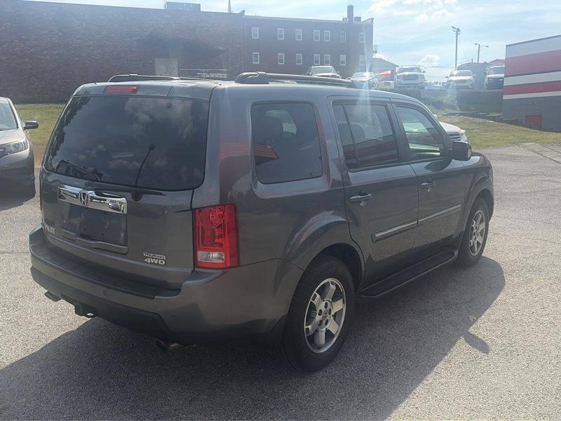 Honda Pilot Touring 4WD 5-Spd AT with DVD 2011